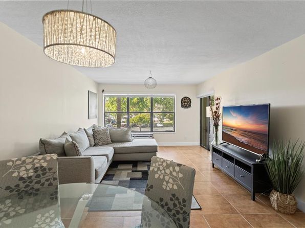 2312 S Cypress Bend Dr APT 205