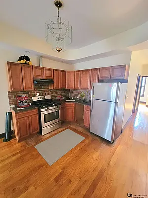 Rented by Batra Group Inc | media 3