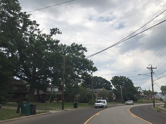 4th image of 2620 Montana Ave