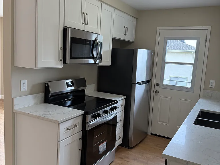2666 N Anchor Ave — Photo 3