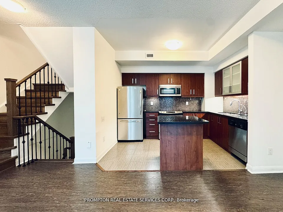 19 Anndale Dr #Townhouse 10