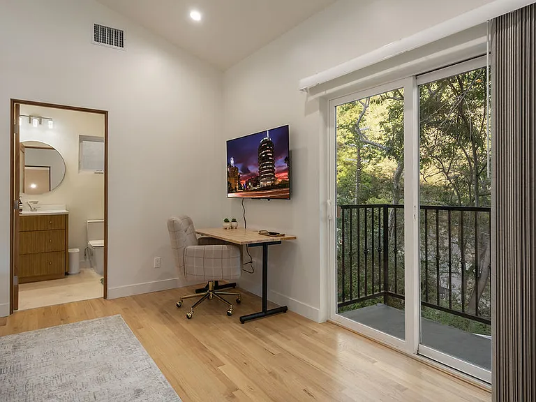 2701 Jalmia Dr — Photo 102