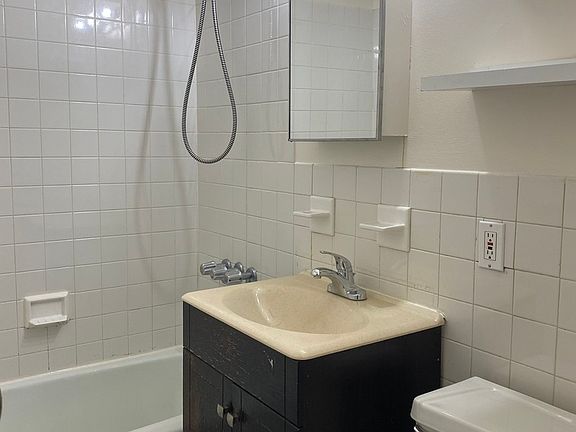 5th image of 33 W 131st St APT 3
