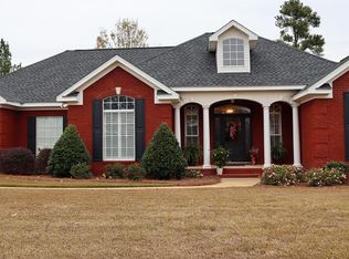 703 Holly Ln, Headland, AL 36345