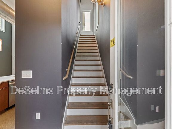 5th image of 807 13th Ave S