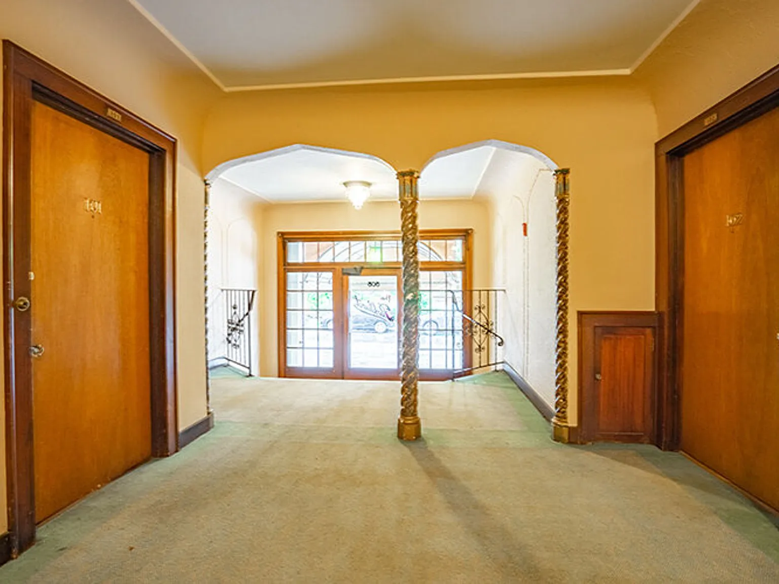 Parkhurst Apartments — Photo 2