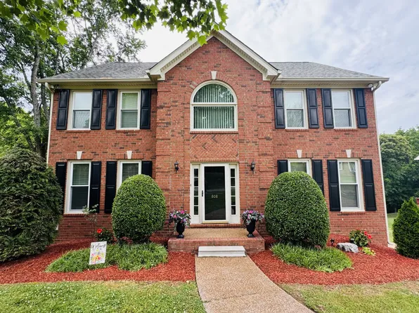 808 Overhills Dr, Old Hickory, TN 37138