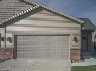 1925 Glenbridge Rd, Bloomington, IL 61704