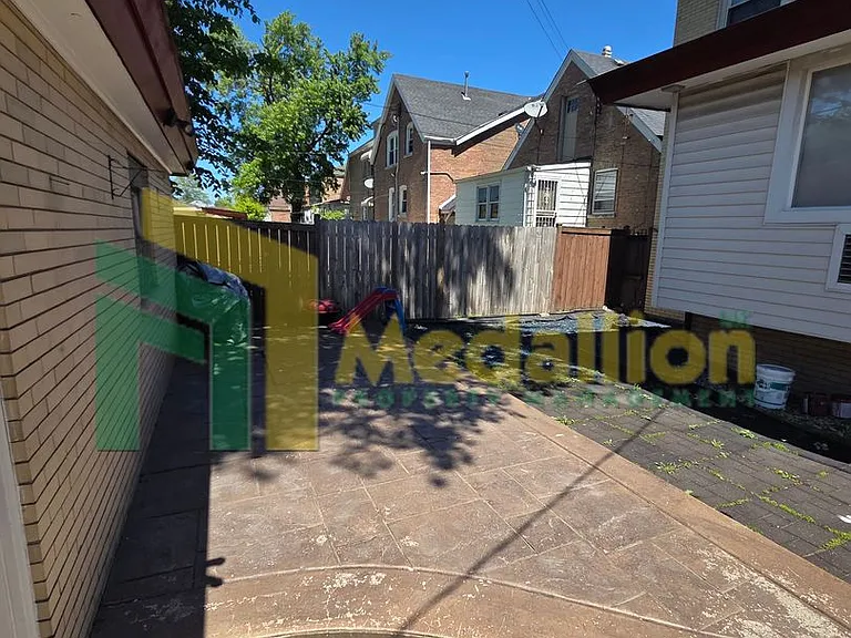 7154 S Francisco Ave — Photo 18