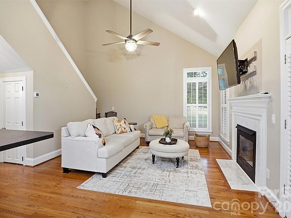 2nd image of 816 Celbridge Ct