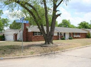 100 Country Club Cir, Midwest City, OK 73110