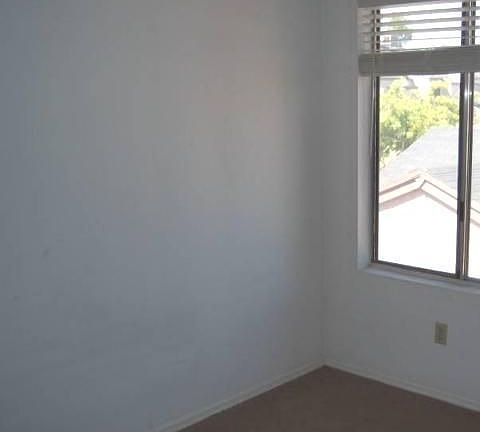 5th image of 3301 E Kelton Ln Unit 104
