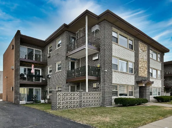 3009 Paris Ave APT 302, River Grove, IL 60171