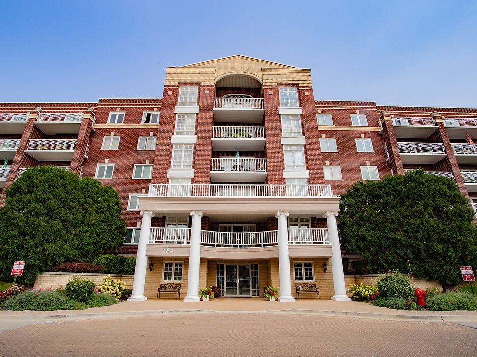 1st image of 7041 W Touhy Ave APT 509