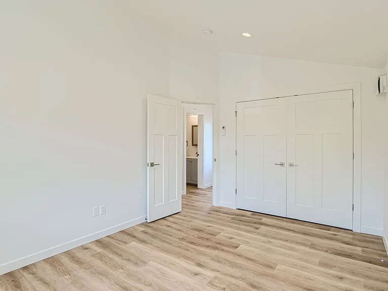 4300 SE 79th Ave — Photo 8