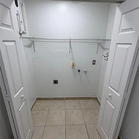 1053 Scott St — Photo 10