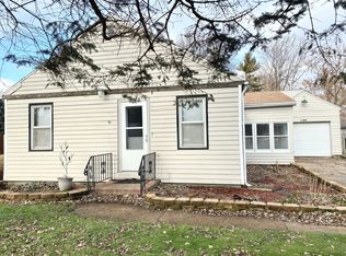 1105 Charles St, Rock Falls, IL 61071