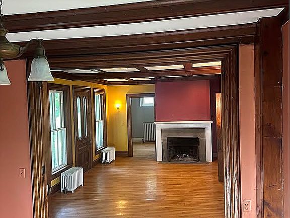 2nd image of 2293 Main St