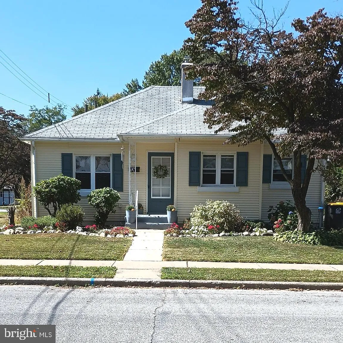 8 Radcliff Rd photo 1