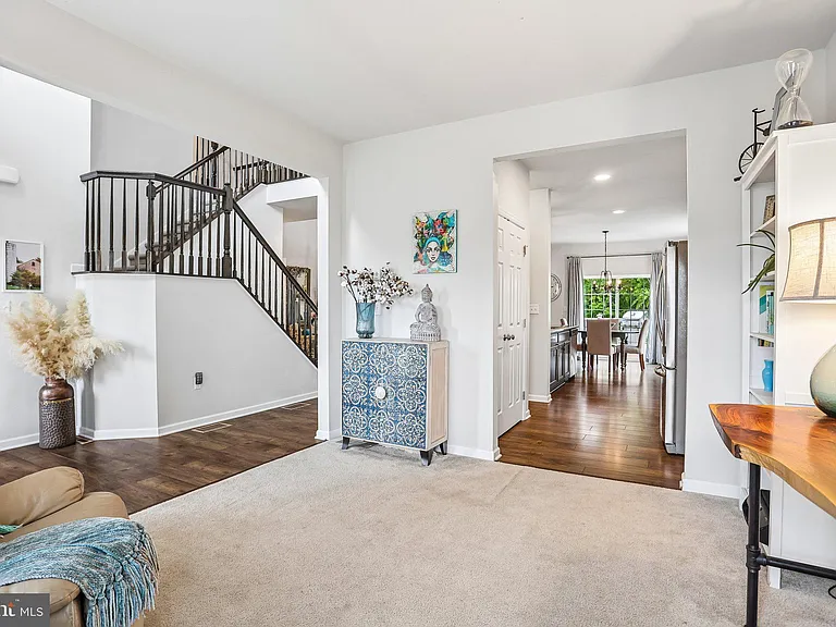 427 Green Meadow Dr — Photo 10