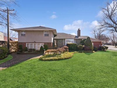 105 Kate Drive, New Hyde Park, NY, 11040