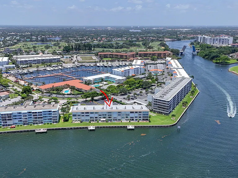 52 Yacht Club Dr #305 — Photo 3