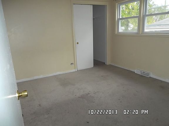 5th image of 15215 Oak St