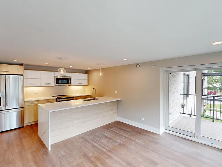 550 Sheridan Square — Photo 13