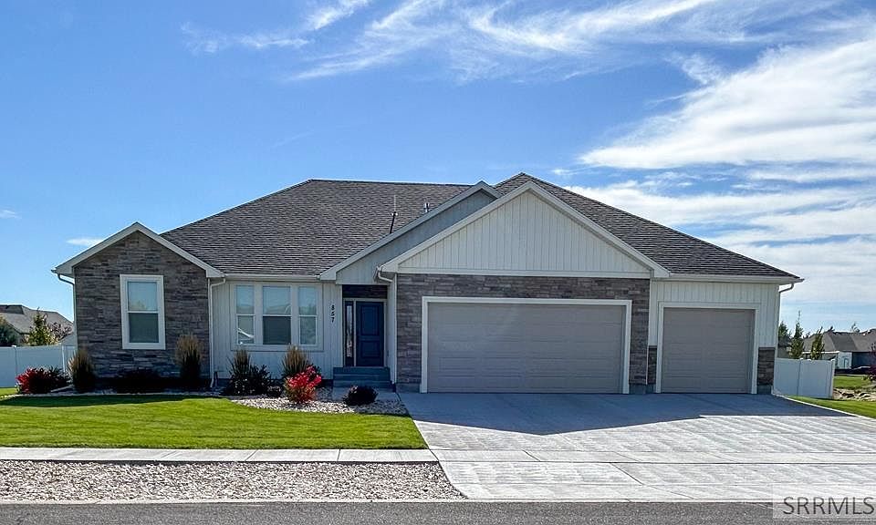 1st image of 857 Oak Hill Way