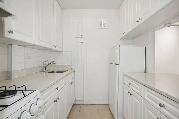 Rented by Compass | media 5