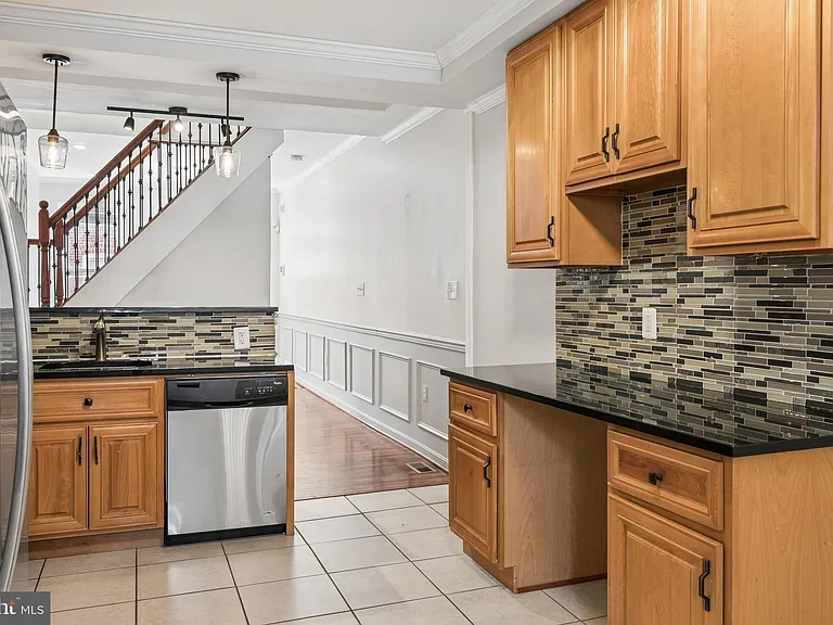 214 N Madeira St — Photo 14