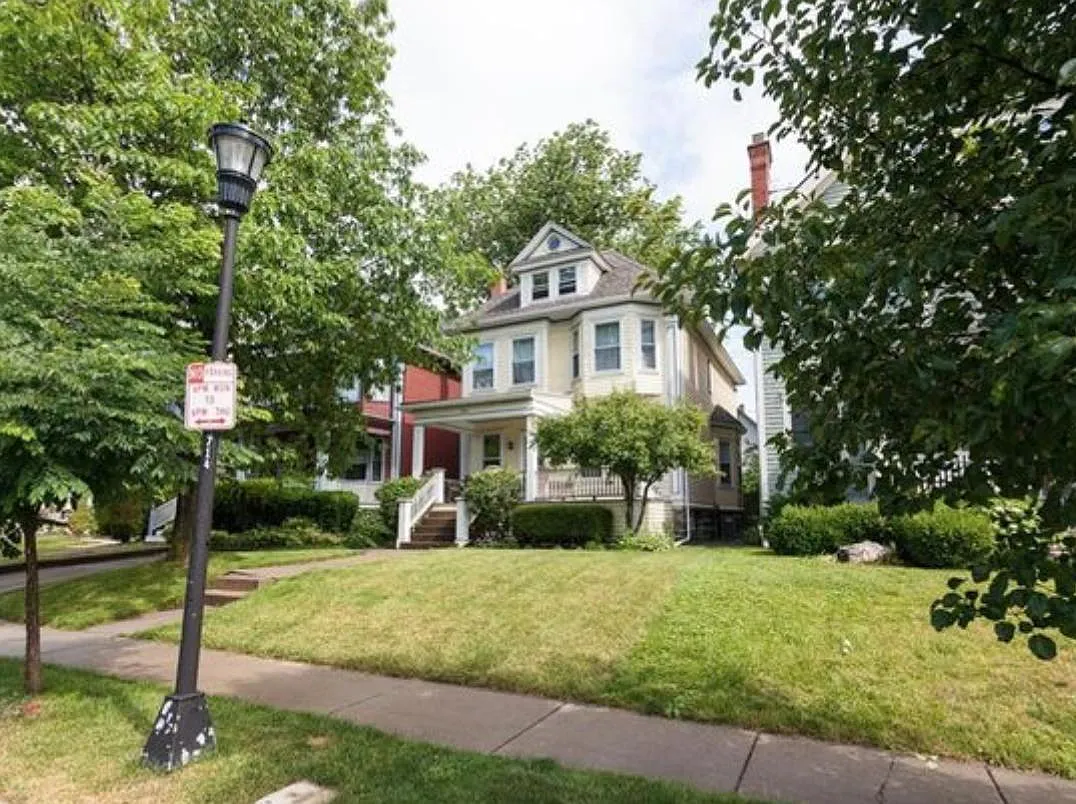 714 Auburn Ave — Photo 1