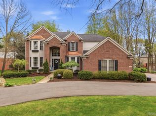 4134 Woodmere Ct, Brighton, MI 48114