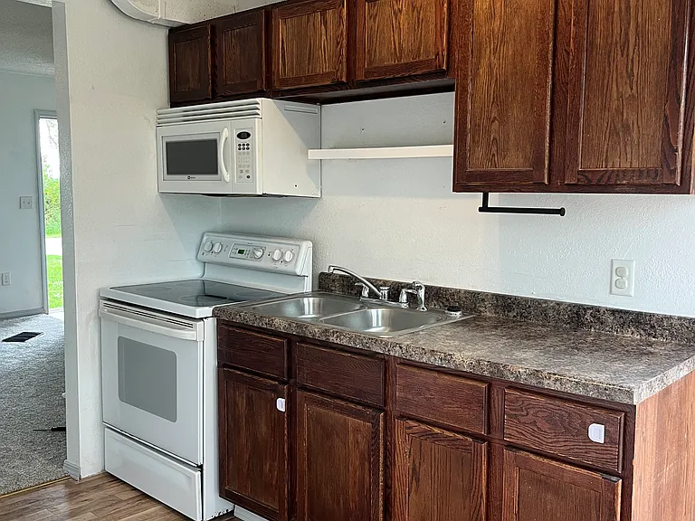 218 W School St #2 — Photo 11
