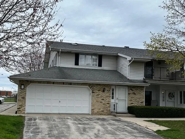 8610 30th AVENUE #204, Kenosha, WI 53142