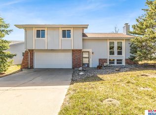 11779 Hartman Ave, Omaha, NE 68164