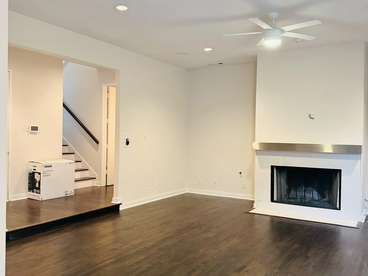 3 bed, 2.5 bath, 2070 sqft, $3,850 — Photo 3