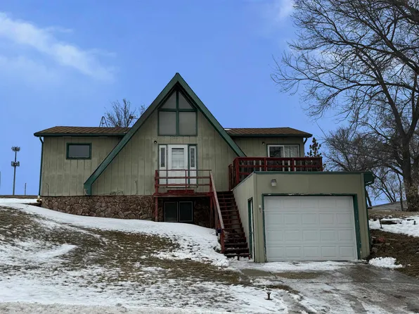 405 4th St NW, Watford City, ND 58854