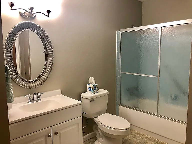 1012 Holly Ave — Photo 12