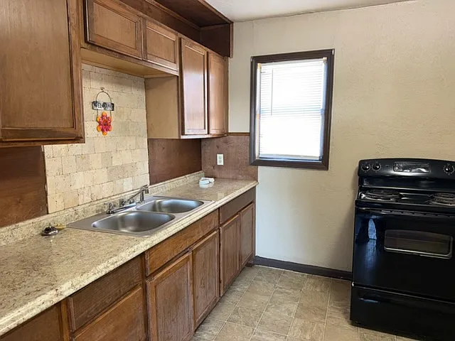 2 bed, $525 — Photo 3