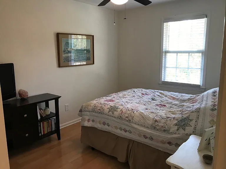 902 Beresford Ct — Photo 8