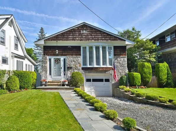 345 Richmond Road, Douglaston, NY 11363