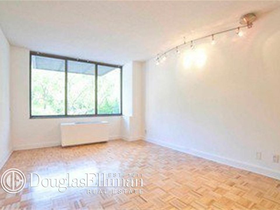 1st image of 96 5th Avenue 12e