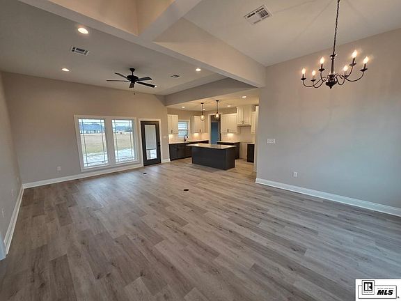2nd image of 9 Twin Oaks Ln