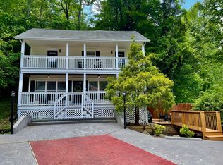 142 Roaring Fork Rd, Gatlinburg, TN 37738