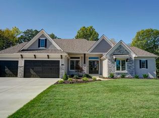 308 NW Earle Ln, Lees Summit, MO 64081