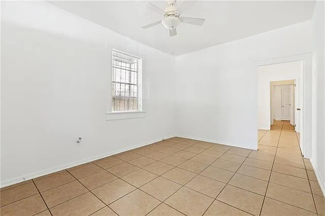 2 bed, 1.0 bath, 828 sqft, $1,300 — Photo 2