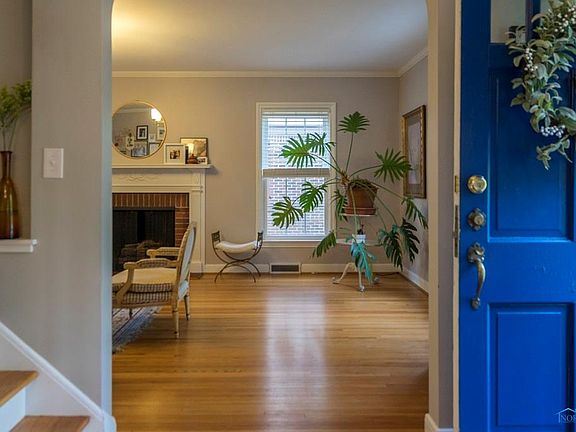 4th image of 2250 Densmore Dr