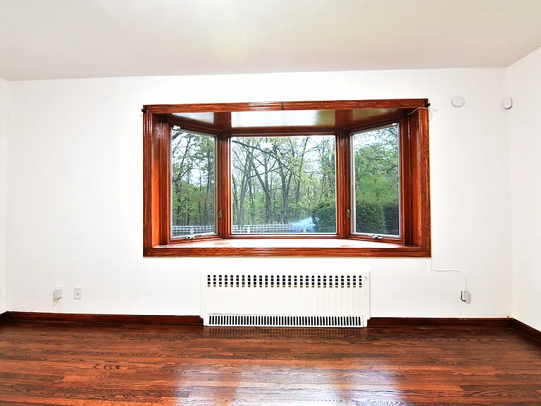 160-15 Cross Island Pkwy #1 — Photo 5