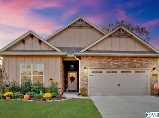 3022 Peevey Creek Ln, Owens Cross Roads, AL 35763